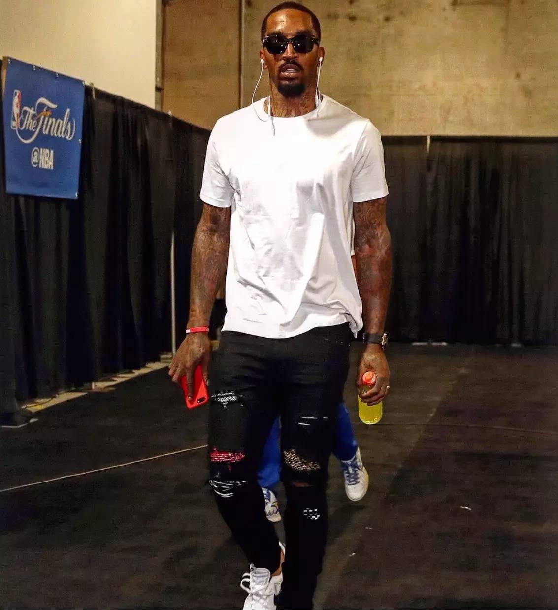 周定洋：这个赛季全队都有成长，每个起伏里大家都没放弃（周定洋：本赛季球队整体进步，起伏之中我们从未放弃）