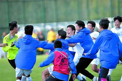 法媒：科纳特已不是皇马首选，巴黎和巴萨也对他感兴趣（法媒：科纳特已非皇马优先目标，巴黎与巴萨亦有意）