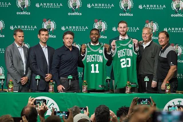 若昂-佩德罗选巴西五人队：大罗、内马尔、卡塞米罗在列（若昂·佩德罗评选巴西五人阵容：大罗、内马尔、卡塞米罗入选）