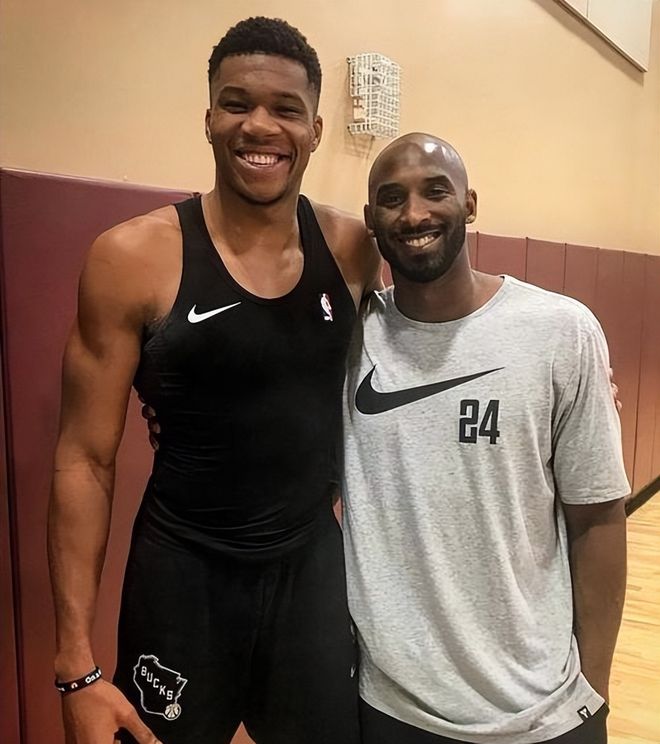 TA分析3-4-3阵型：从链式防守到战术万花筒，攻守易形的现代解法（TA解读3-4-3阵型：从链式防守到战术万花筒，攻防可变的现代方案）