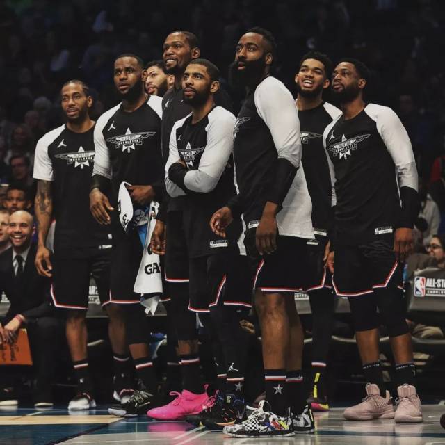 体坛记者：瓦科去留可能性相同，有西亚、东南亚球队有意签他（体坛记者称：瓦科留或走五五开，西亚与东南亚球队有意引进）