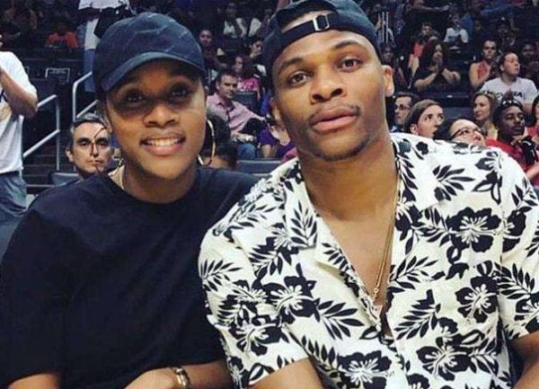 张琳芃第11次赢得中超冠军，超越郑智成国内联赛历史第一人！（张琳芃加冕中超第11冠，力压郑智成国内联赛史上第一人）