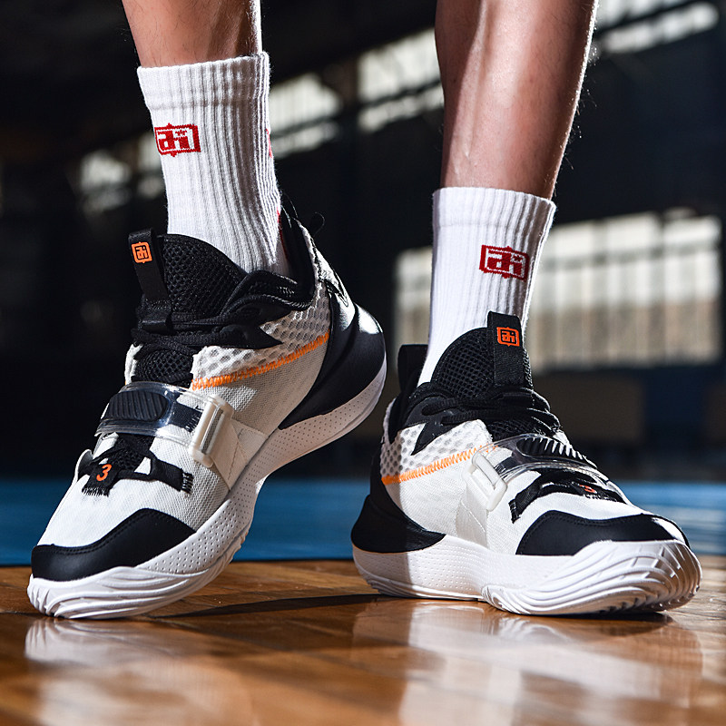 李嗣镕：如果算上进球的话，我的中超首秀能打7分左右（李嗣镕：算上进球，我给中超处子战打个7分左右）