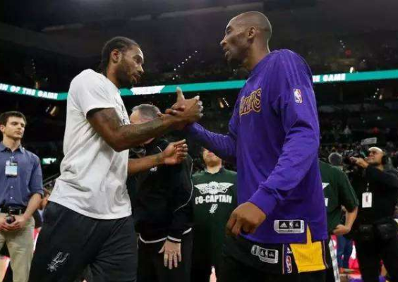 广州队主帅临场调整显功力（广州队主帅现场指挥见真章）