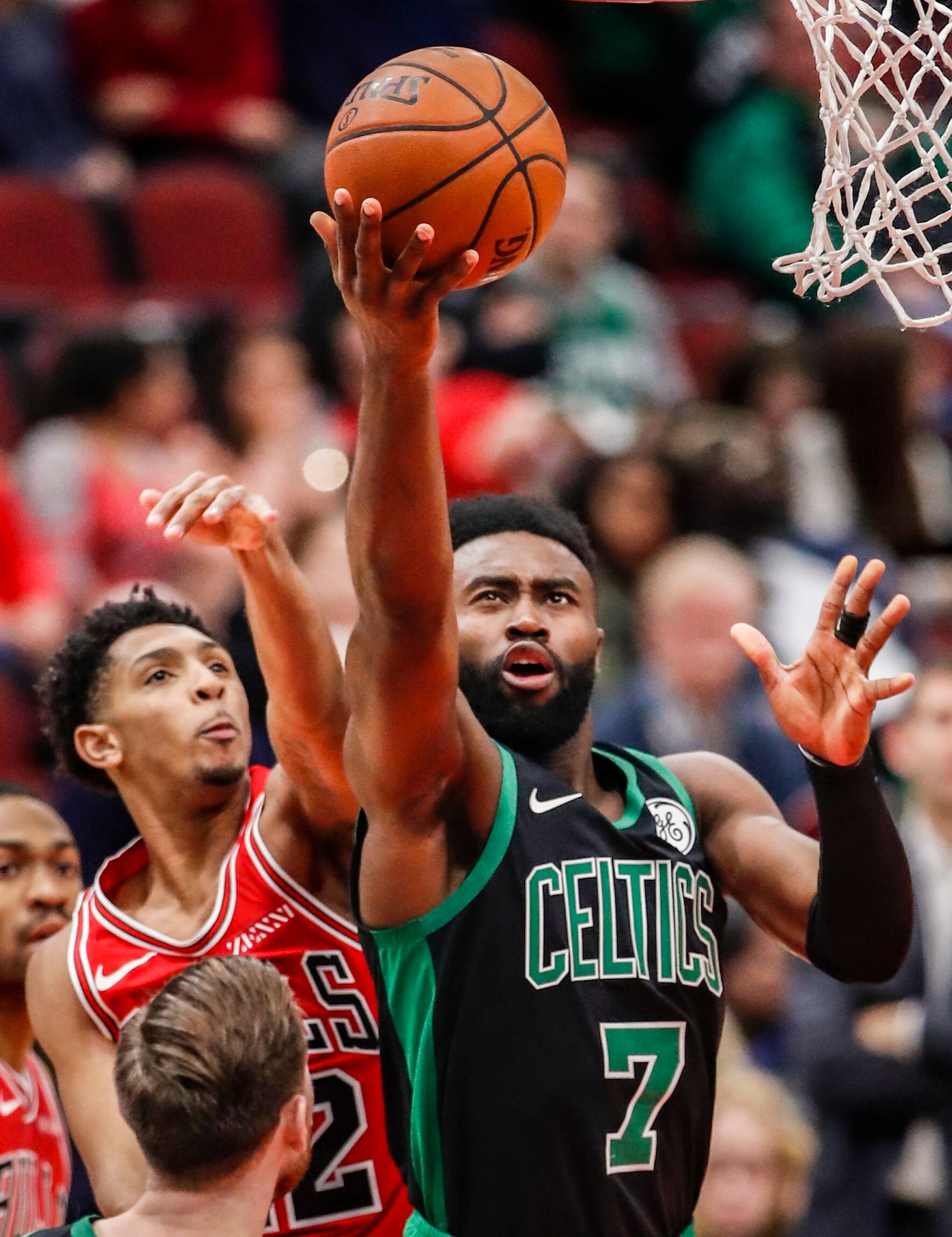 半场战报：申花2-0津门虎，阿苏埃破门，吴曦点射（半场快讯：申花2-0领先津门虎，阿苏埃破门，吴曦点球命中）