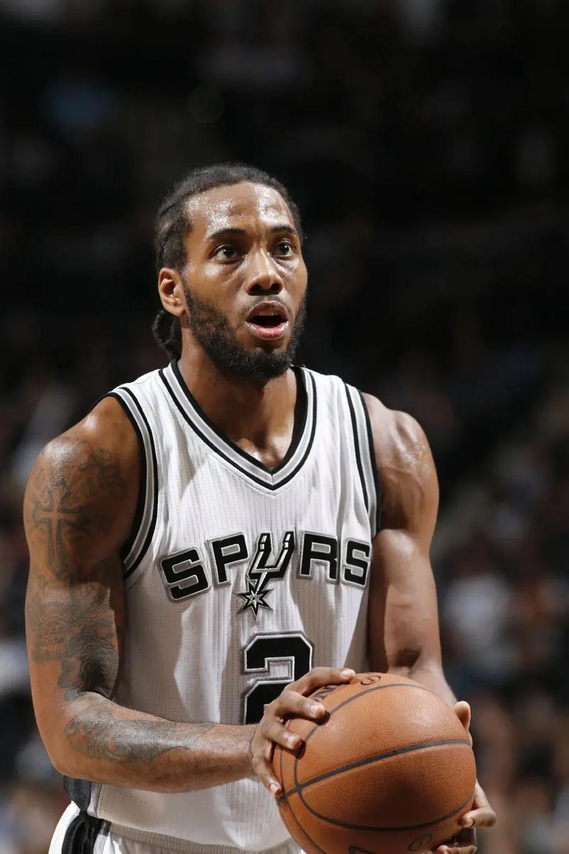 梅西抵达印度！被高喊梅西！有球迷表示为了看梅西愿意离婚！（梅西抵达印度，现场呼声震天：有球迷称为见他愿离婚）