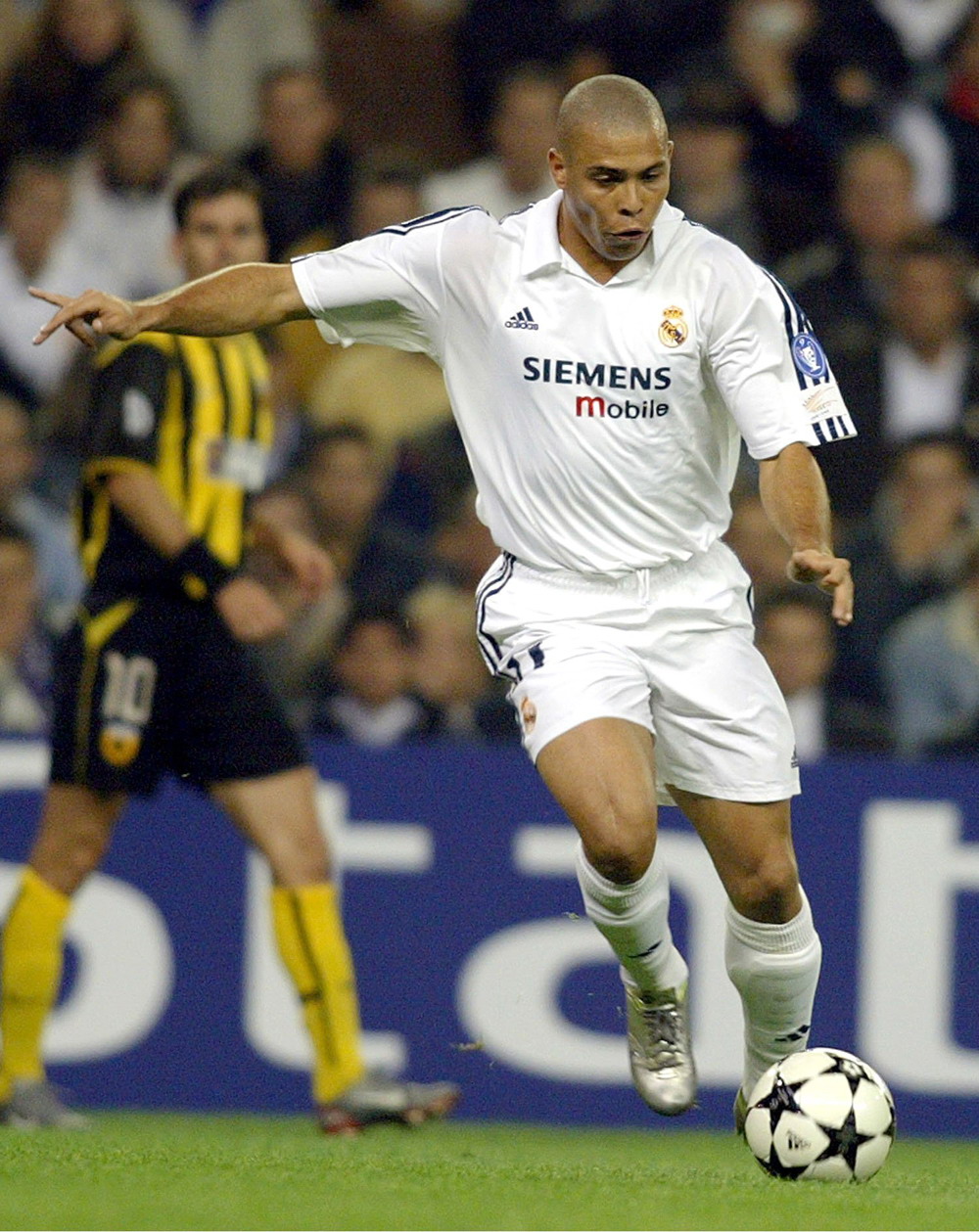 替补登场改变比赛节奏（替补上场扭转比赛节奏）