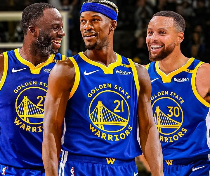 穆勒与梅西交手记录：穆勒正式比赛7胜1负，周末将...（穆勒战梅西往绩：正式赛场7胜1负，周末再迎对决）