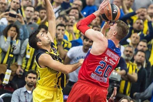 斯卢茨基：我们丢球后不得不加强进攻，这给了对手很多空间（斯卢茨基：失球后只能加大攻势 结果给了对手更多空间）