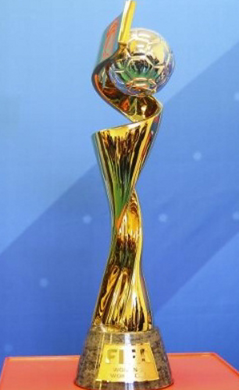 维拉力克曼城阿森纳，曼联利物浦你方唱罢我登场，或酝酿一场换帅抢亲交锋闹剧！（阿斯顿维拉连斩曼城与阿森纳，曼联利物浦轮番登场，换帅抢人大战一触即发？）