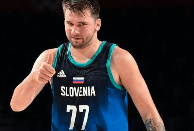 弗赖堡4-0大胜美因茨，奥斯特哈格、曼赞比建功（弗赖堡4-0完胜美因茨，奥斯特哈格与曼赞比相继破门）