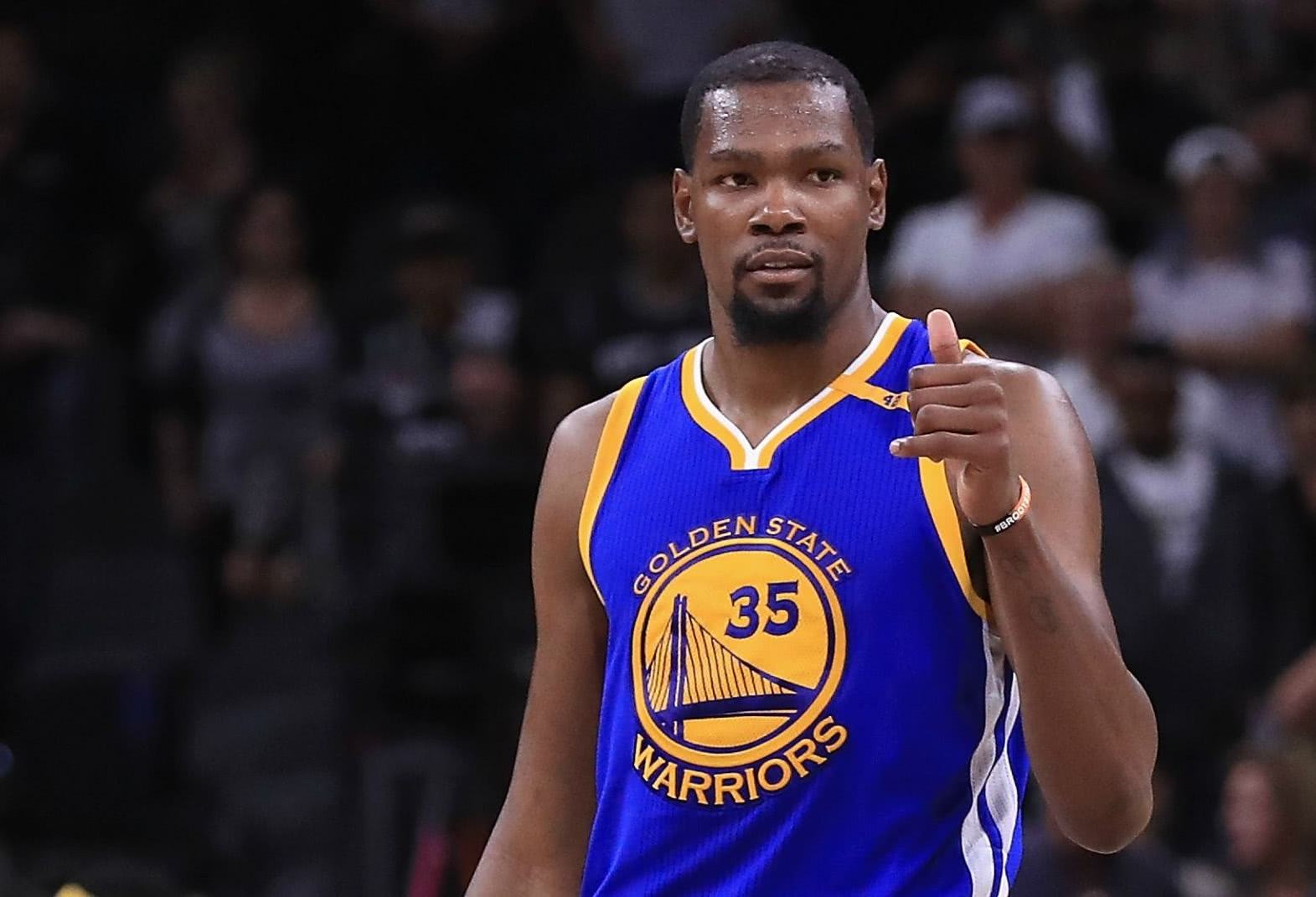 比UFC还精彩的野拳格斗赛！强烈建议从头看到最后（这场民间硬核拳赛，比UFC更燃！强烈推荐从头看到尾）