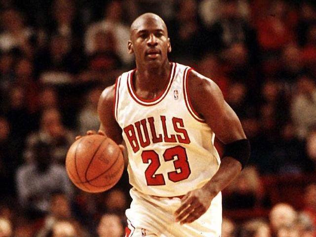 数据平台100万次英超夺冠模拟：利物浦居首，曼联仅夺冠163次（百万次英超夺冠模拟结果：利物浦居首，曼联仅163次称王）